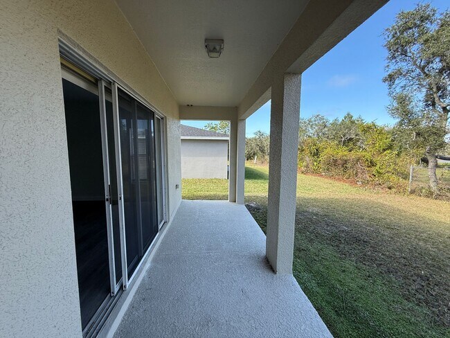 Building Photo - GORGEOUS, Large Completely Renovated Two-Story 4/2.5 PLUS LOFT in POINCIANA VILLAGES!