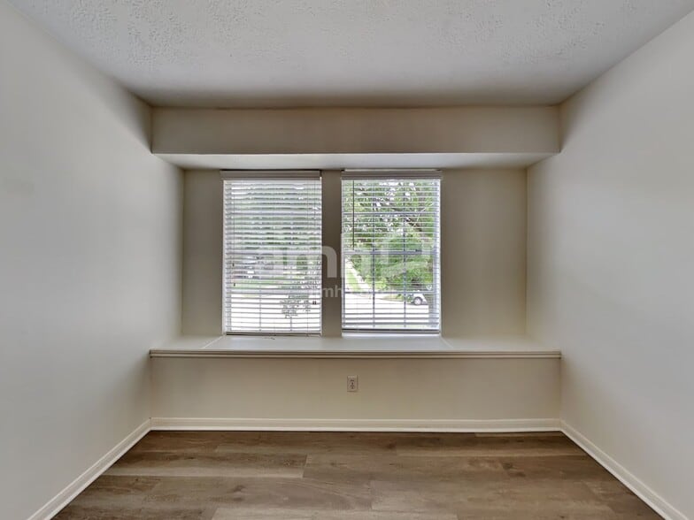 Building Photo - 19402 Misty Cove Dr