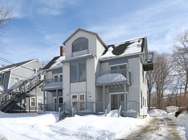 Primary Photo - 1079 Broad St