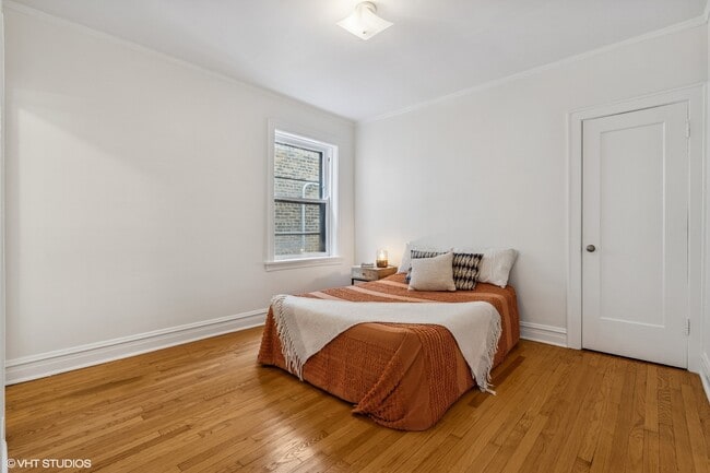 Building Photo - 5146 N Leavitt St