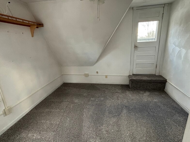 Bonus space off of primary bedroom - 203 E McKinley St