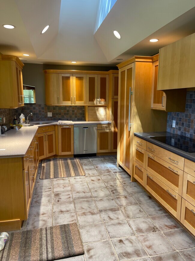 Kitchen - 13995 Centerline Rd