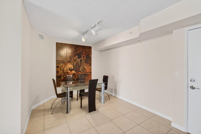 Building Photo - 3606 S Ocean Blvd