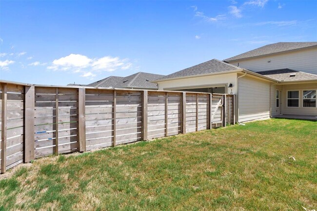 Building Photo - 109 Zinnia Ln