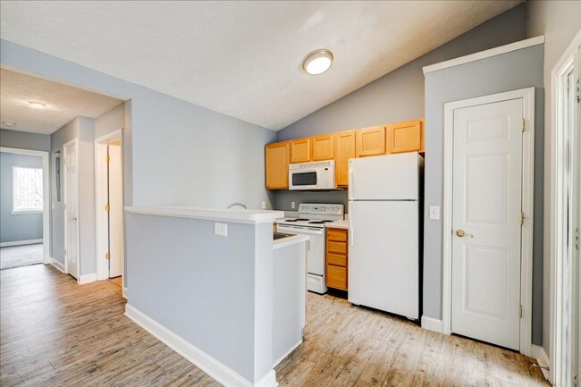 Building Photo - 2 bedroom 2 bath $1229-1319.00/mo***Evansv...