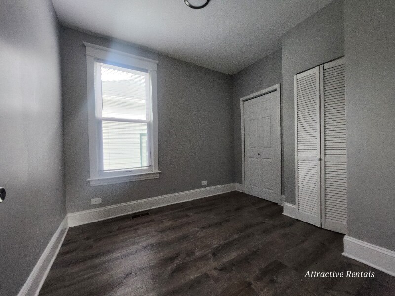 Building Photo - 90 W 80th St