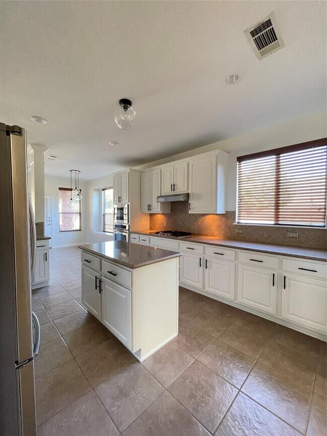 Building Photo - 15801 Belfin Dr