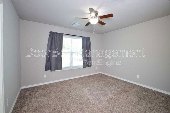 Building Photo - 512 S Haynie St