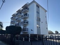 Building Photo - 2500 SW 6th St