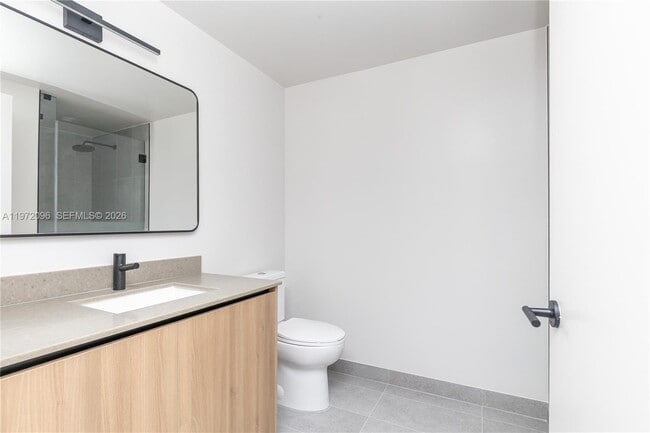 Building Photo - 121 NE 5th St