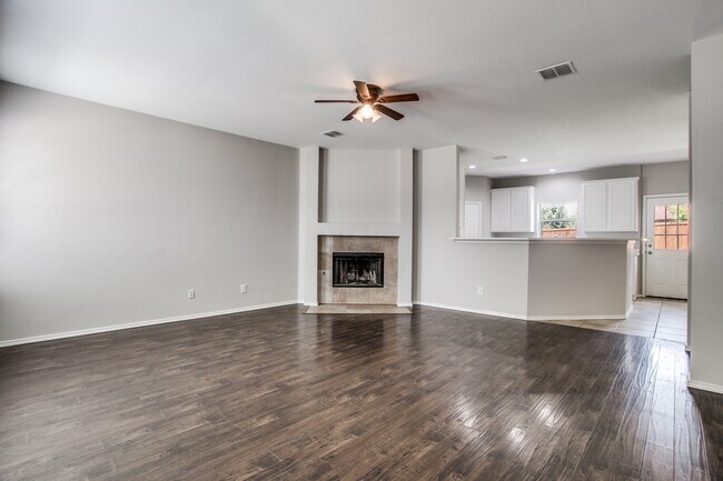 Building Photo - 2201 Itasca Dr