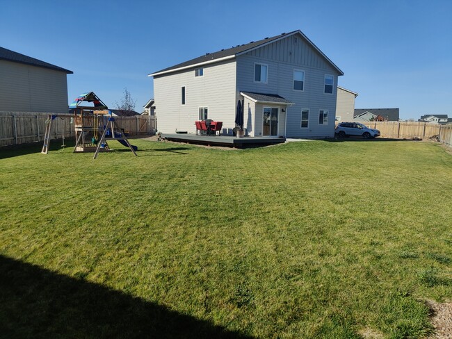 Building Photo - 1690 SW Gabar Ct