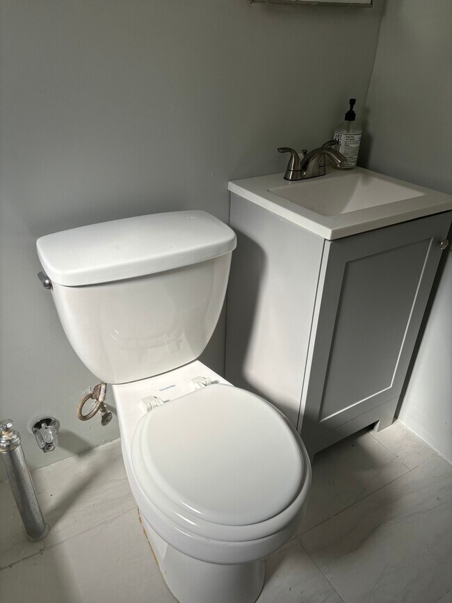 Building Photo - 249 Arlene St