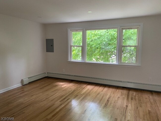 Building Photo - 536 Broughton Ave
