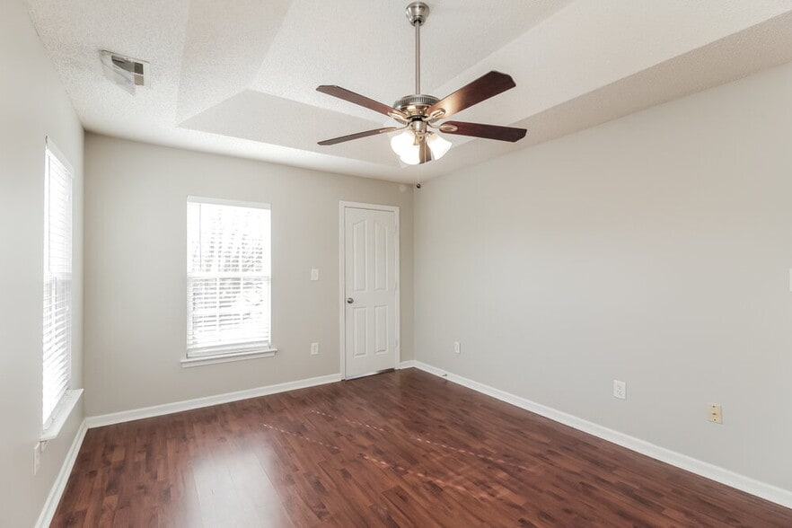 Building Photo - 6927 Ayrshire Glen Pl