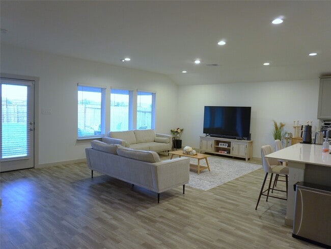 Building Photo - 6823 Dell Vista Drive