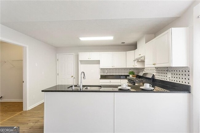 Building Photo - 2049 Manor Oak Ln