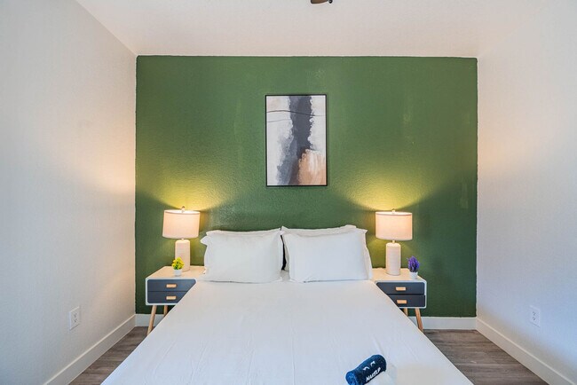 Building Photo - 2155 S 55th St