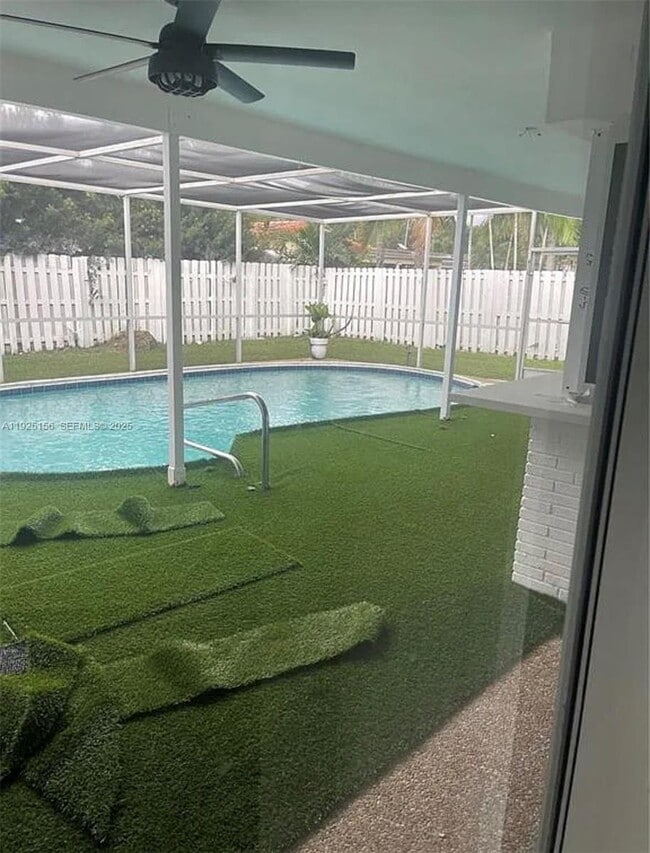 Building Photo - 10324 NW 3 St