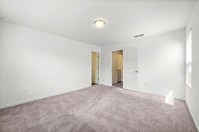 Building Photo - 1496 Madison Way