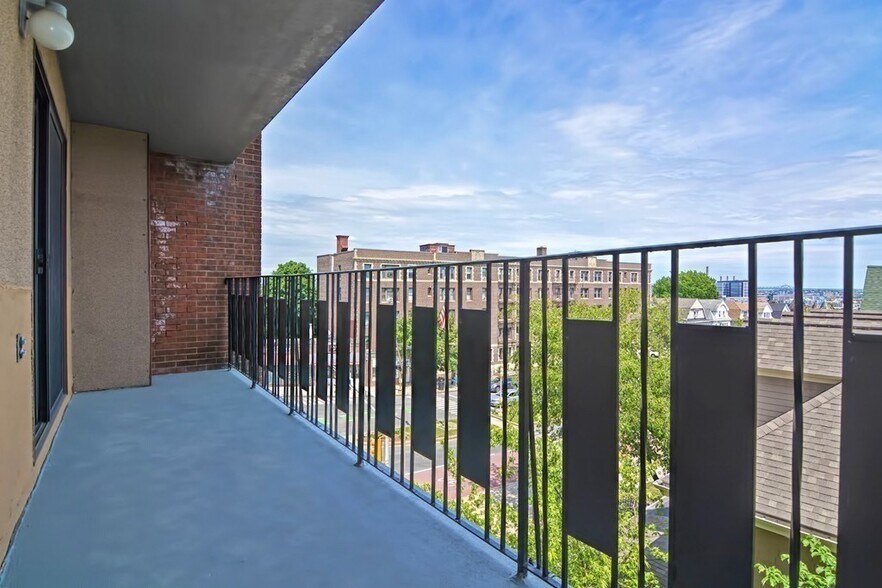 Building Photo - 386 Broadway