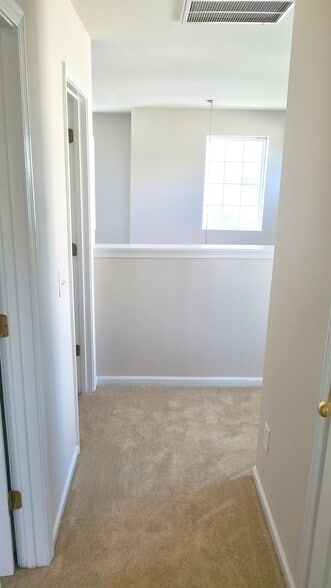 Upper level hallway - 1118 Constitution Park Blvd