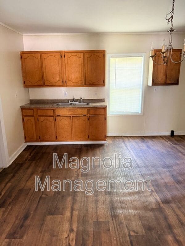 Building Photo - 359 Davis St