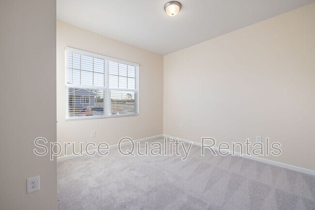 Building Photo - 3501 Sugarplum Rd