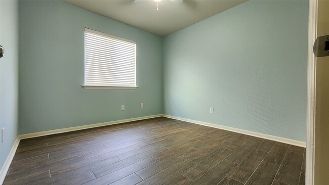 Building Photo - 2003 MacKenzie Way