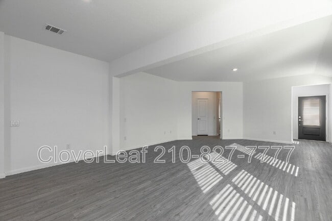 Building Photo - 706 Red Fld Wy
