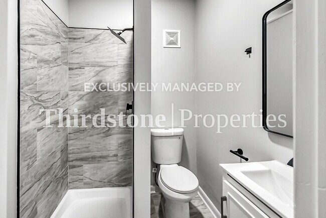 Building Photo - 1093 Prospect St