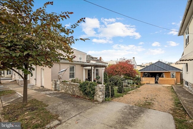 Building Photo - 6 E Cecil St