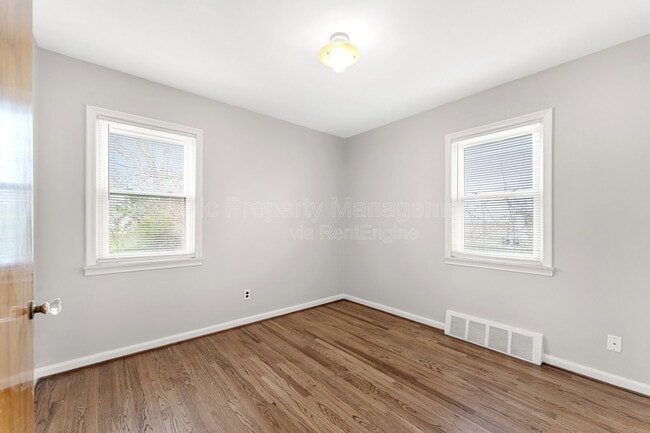 Building Photo - 1778 Warwick Ave