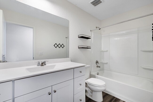 Building Photo - ***MOVE-IN SPECIAL: TWO WEEKS FREE***Spacious Two-Story Retreat on a Cul-de-Sac with Bonus Room