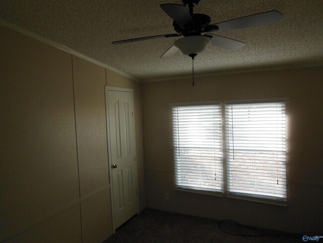 Building Photo - 411 Paint Rock Rd