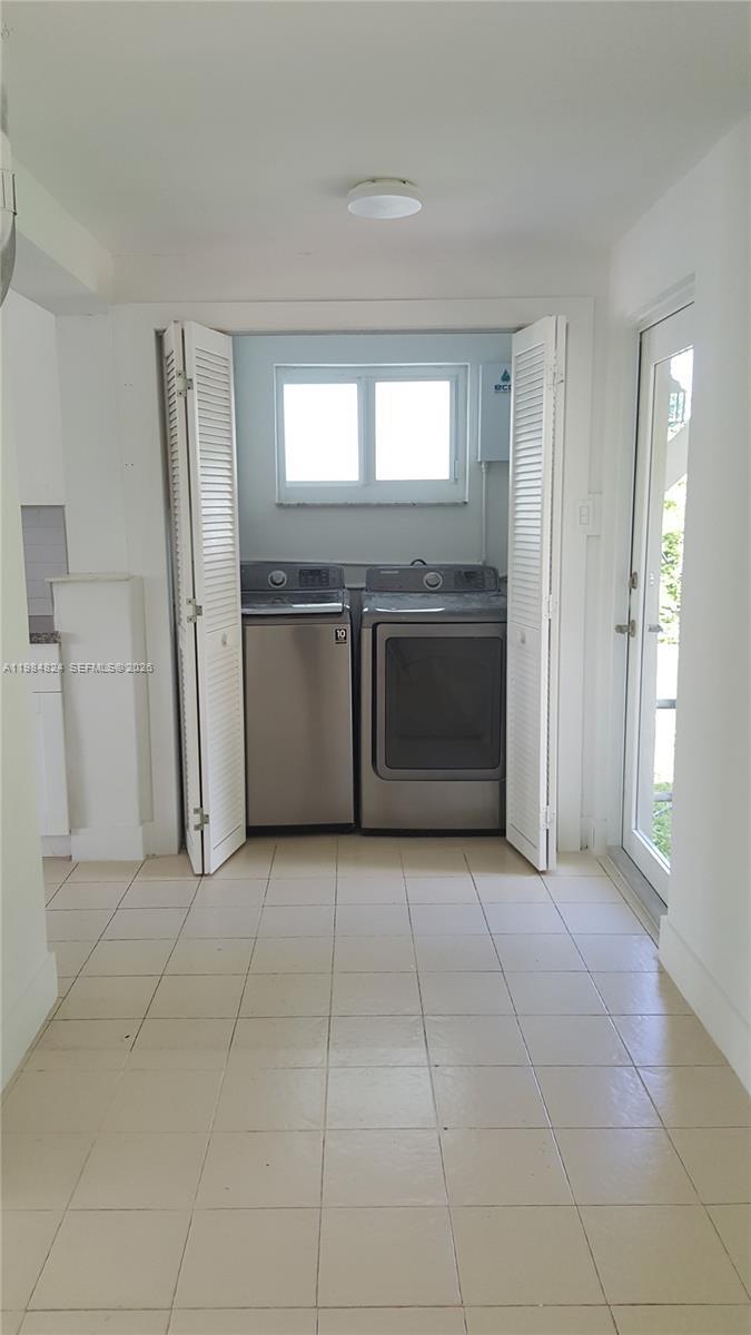 Building Photo - 6300 SW 21st St