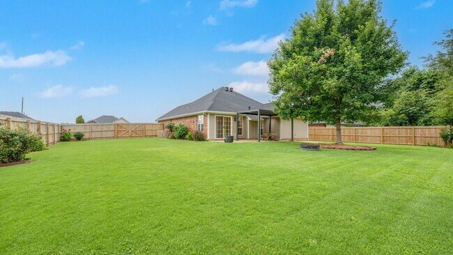 Building Photo - Charming 3BR Home in Har-Ber Meadows Cul-de-Sac