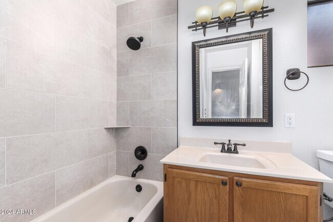 Building Photo - 11305 E Sunnyside Dr