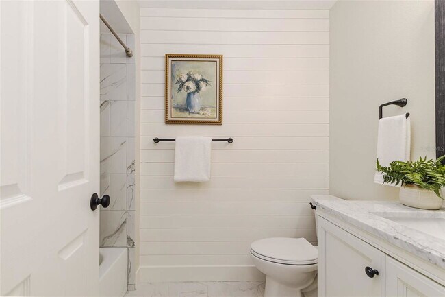 Building Photo - 956 Harbor Town Dr