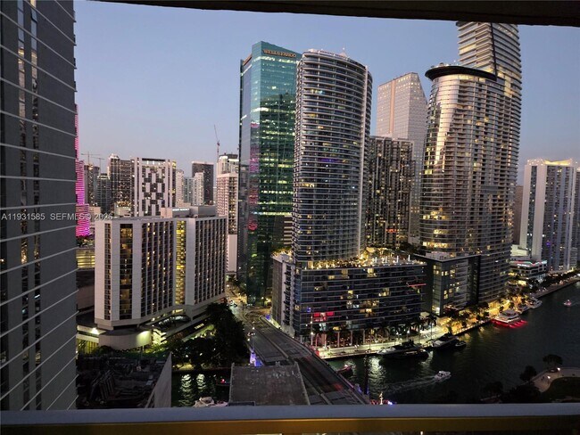 Building Photo - 500 Brickell Ave