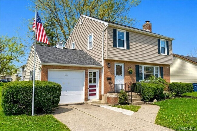 Building Photo - 226 Clearfield Dr
