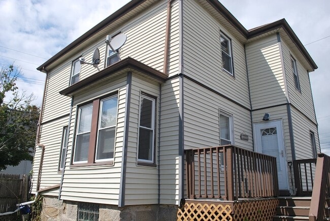 Building Photo - 68 Hussey St