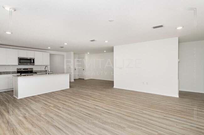 Building Photo - 1097 Hayward Lp