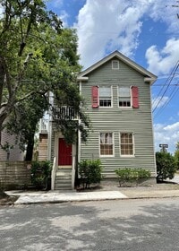 Building Photo - Available 9/1. Gorgeous 2 BR/1 BA Unit in the Historic East Side!