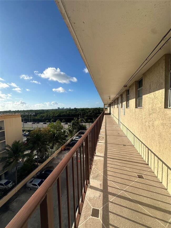 Building Photo - 2903 N Miami Beach Blvd