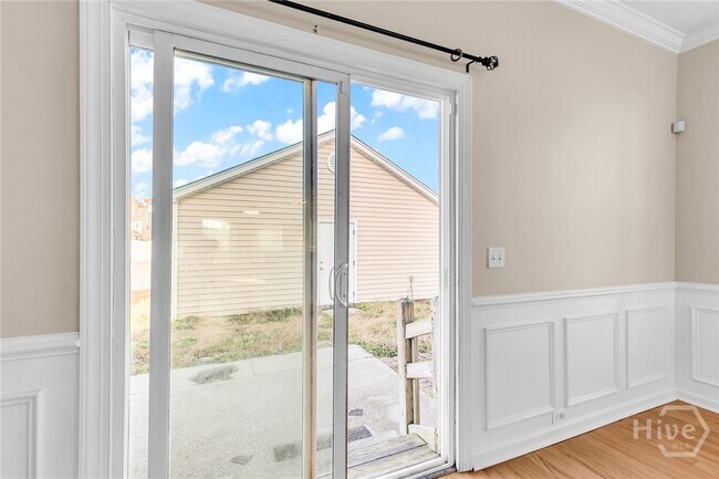 Building Photo - 16 Bushwood Dr