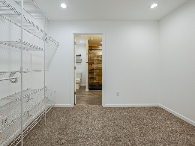 Building Photo - Charming 3-Bed, 2.5-Bath Home in Pinckney!