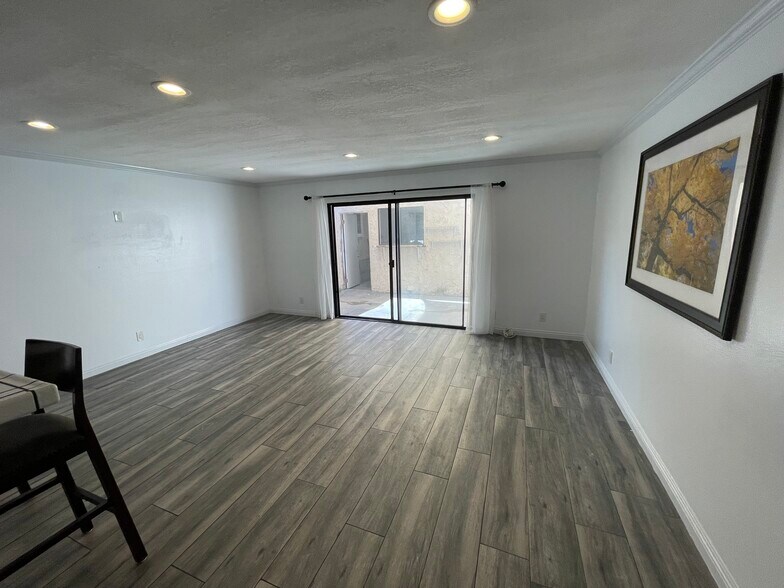 Building Photo - 8211 Rosemead Blvd