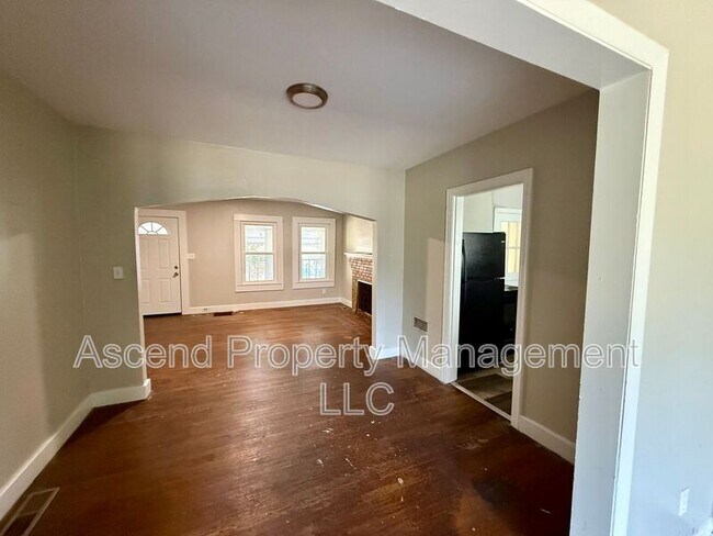 Building Photo - 203 N St Marks Ave