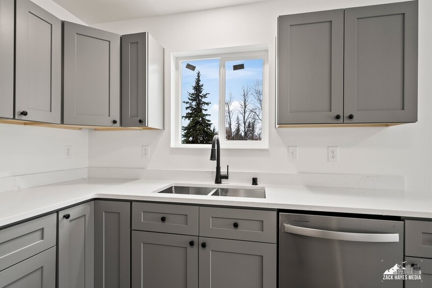 quartz counters - 1493 W 40th Ave